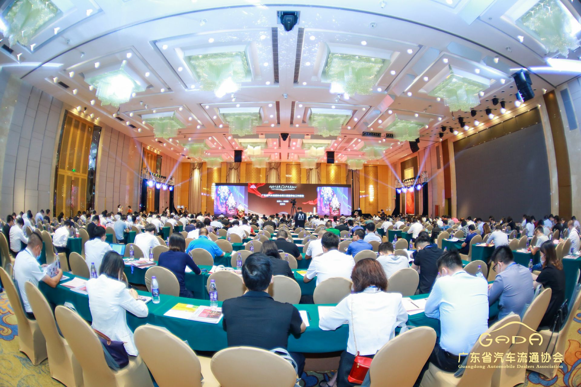 喜报丨开云体育·(KAIYUN SPORTS)官方网站-开云(中国)“包揽”省汽车流通行业颁奖礼53项大奖(图1)